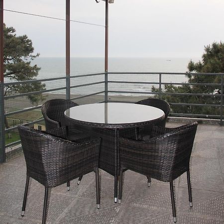 Apartment Near The Black Sea Уреки Екстериор снимка