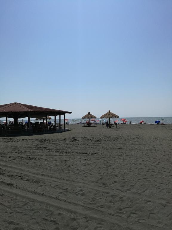 Apartment Near The Black Sea Уреки Екстериор снимка